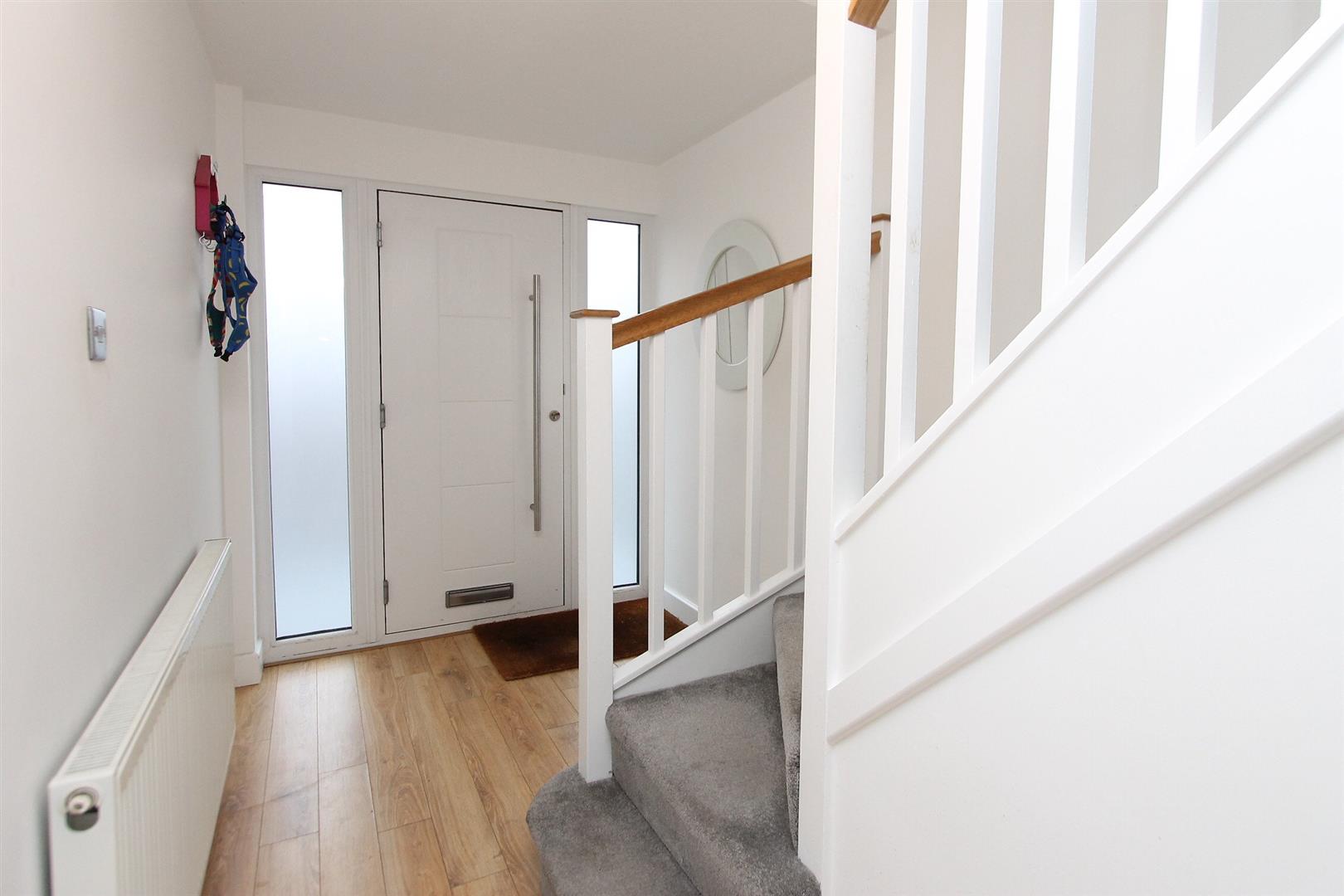 3 bed property in Brockmoor Close, Stourbridge